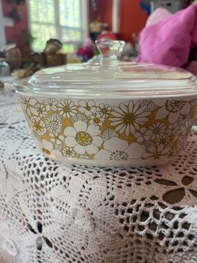 1970 Vintage 2nd Edition Floral Bouquet Corning Ware P 1 1/2 B with lid